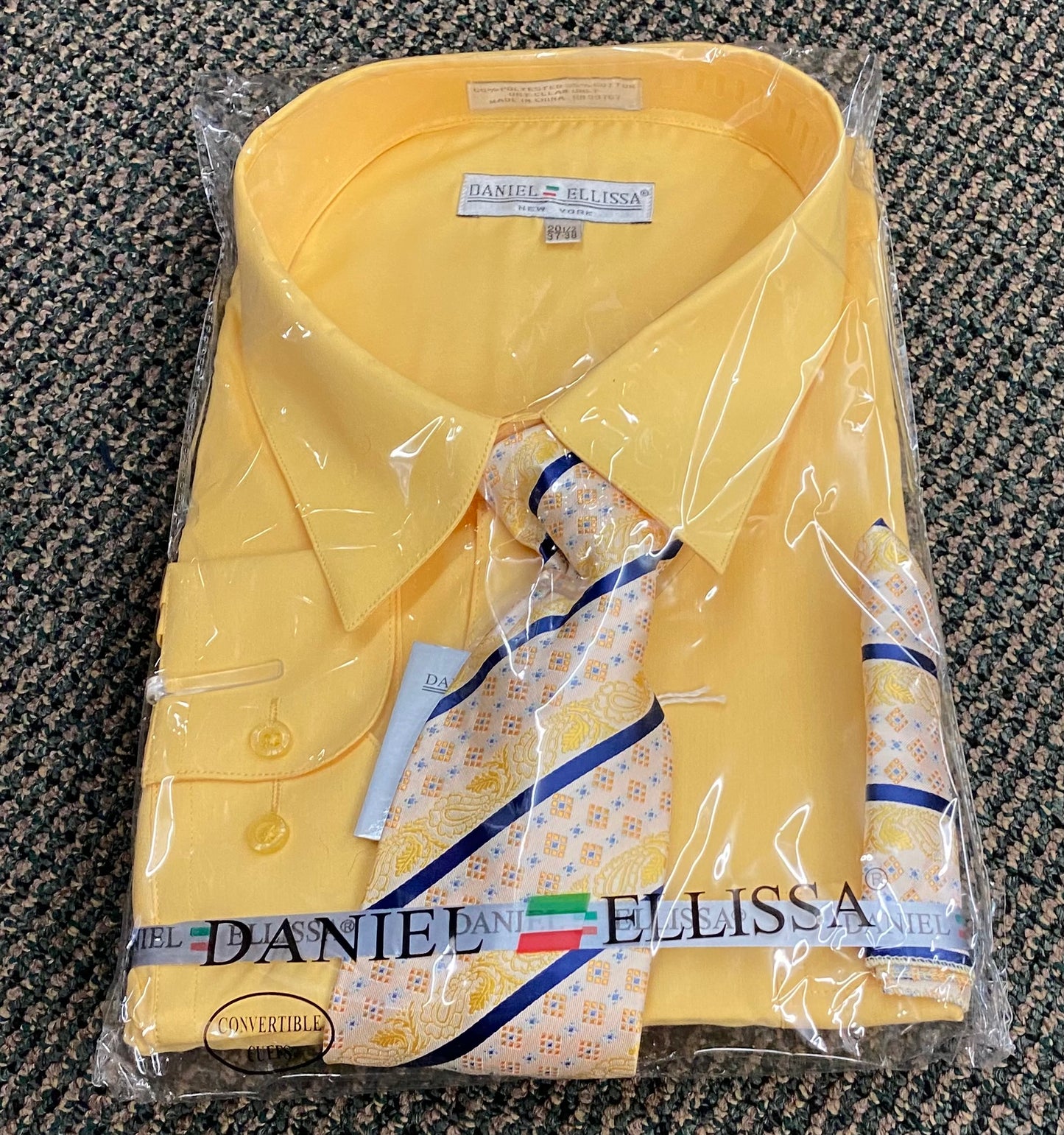 Daniel Ellissa DS3001 Canary Yellow Convertible cuff Men’s Dress Shirt