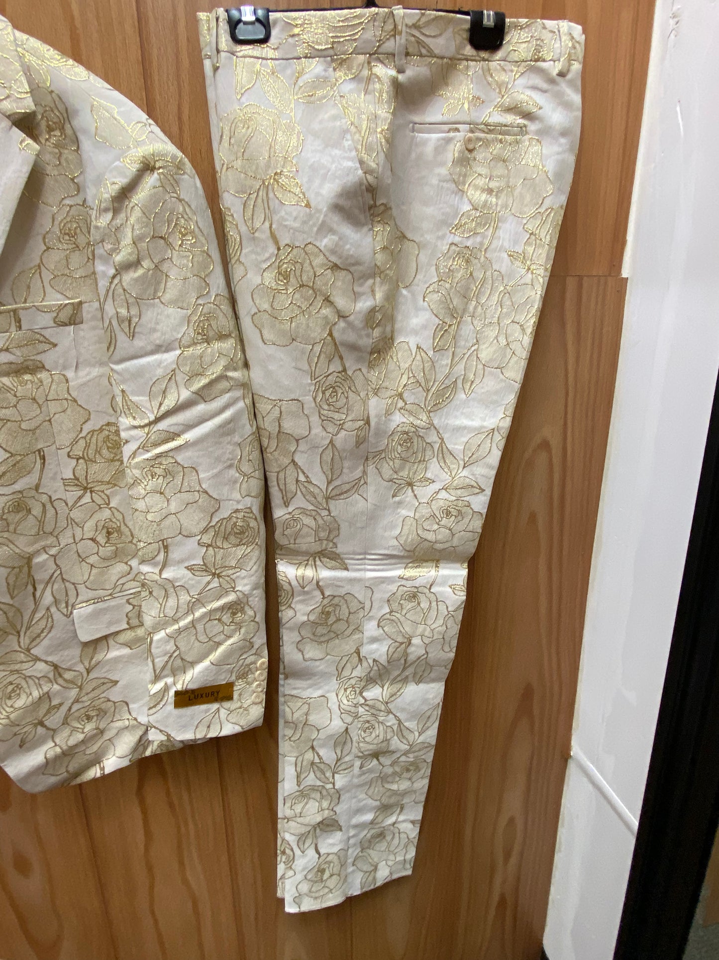 Luxury Ivory/Gold Floral 2-Piece Modern Fit Suit