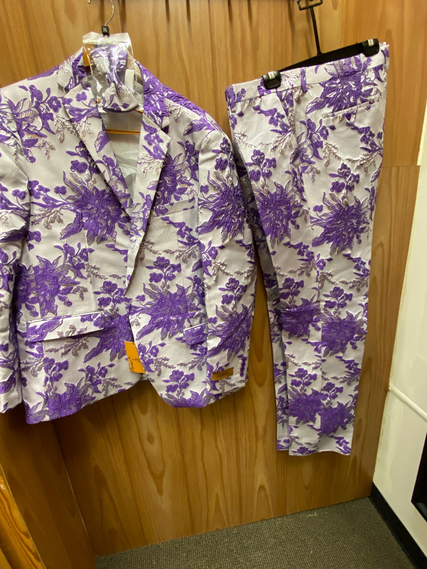 Luxury Purple/Silver Floral 2-Piece Modern Fit Suit