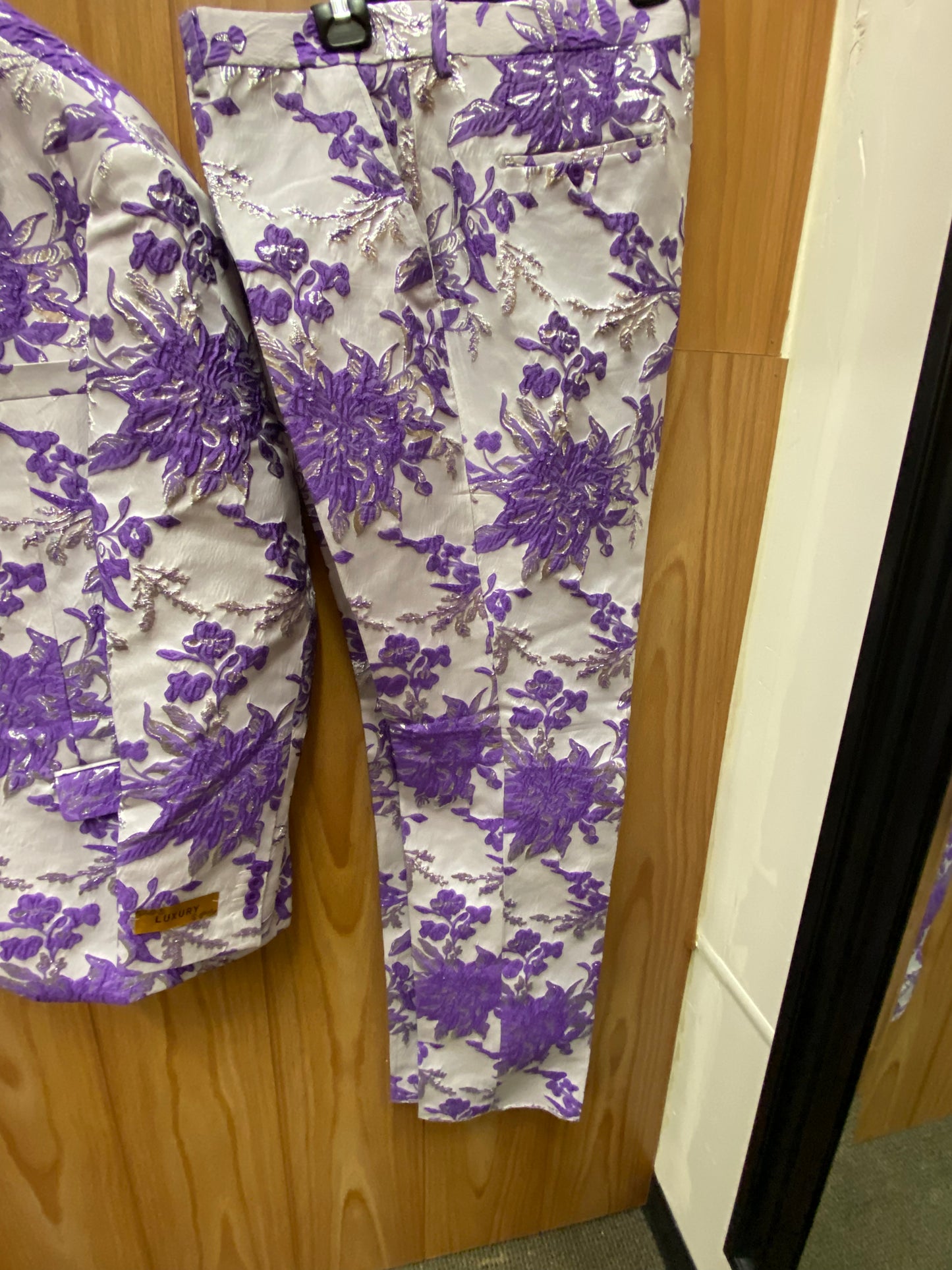 Luxury Purple/Silver Floral 2-Piece Modern Fit Suit