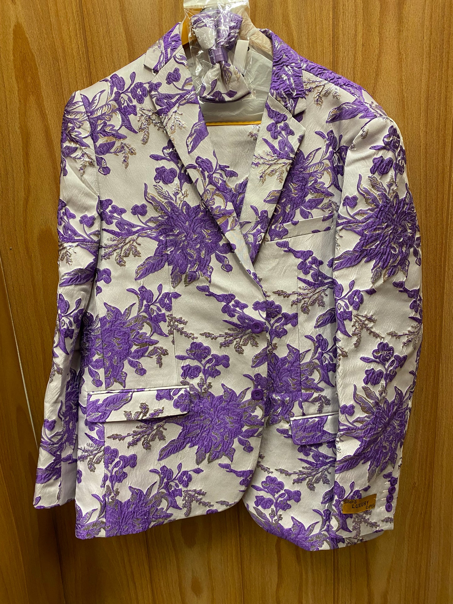 Luxury Purple/Silver Floral 2-Piece Modern Fit Suit