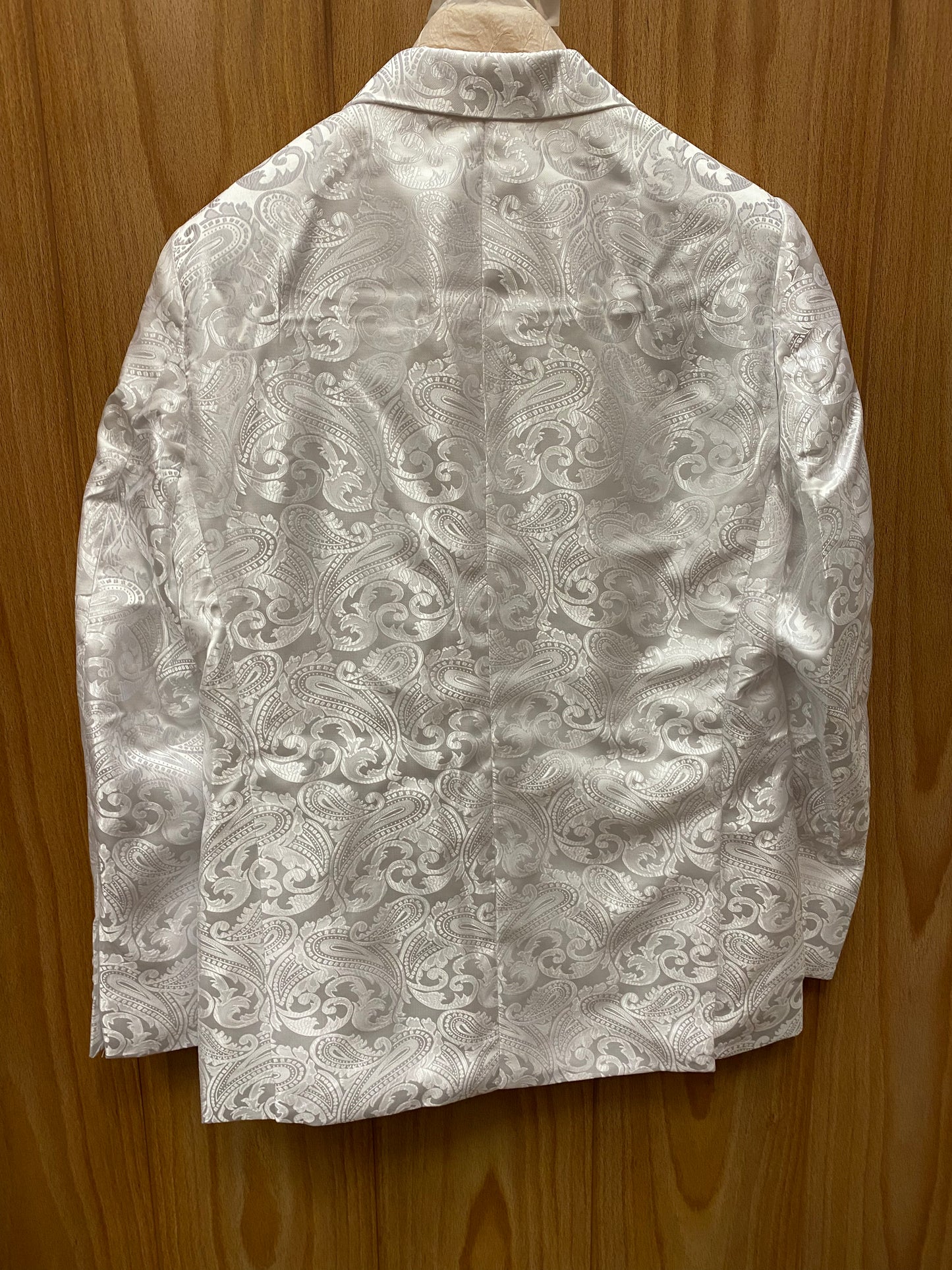 Luxury White Paisley Print 2-Button Modern Fit Blazer