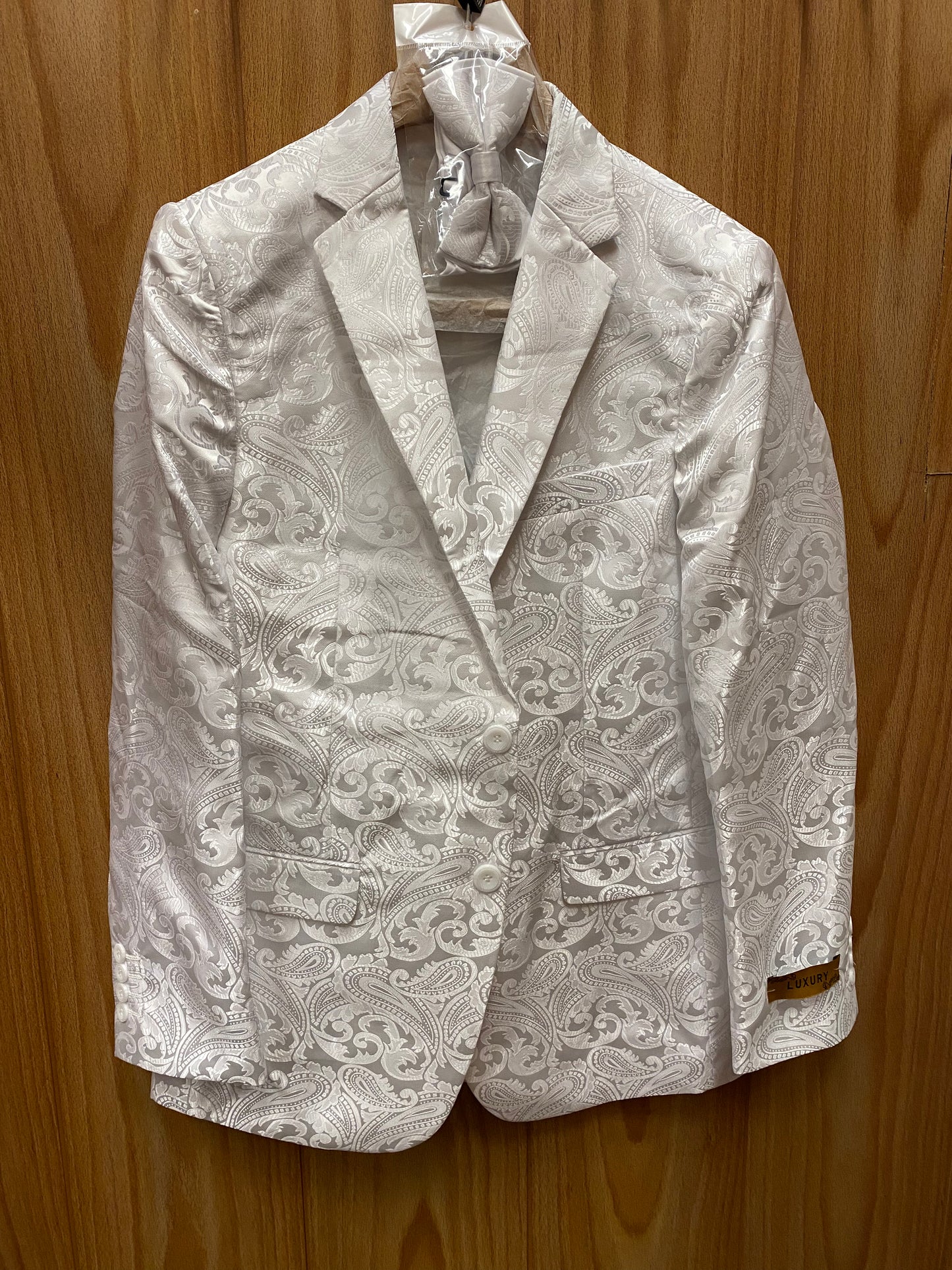 Luxury White Paisley Print 2-Button Modern Fit Blazer