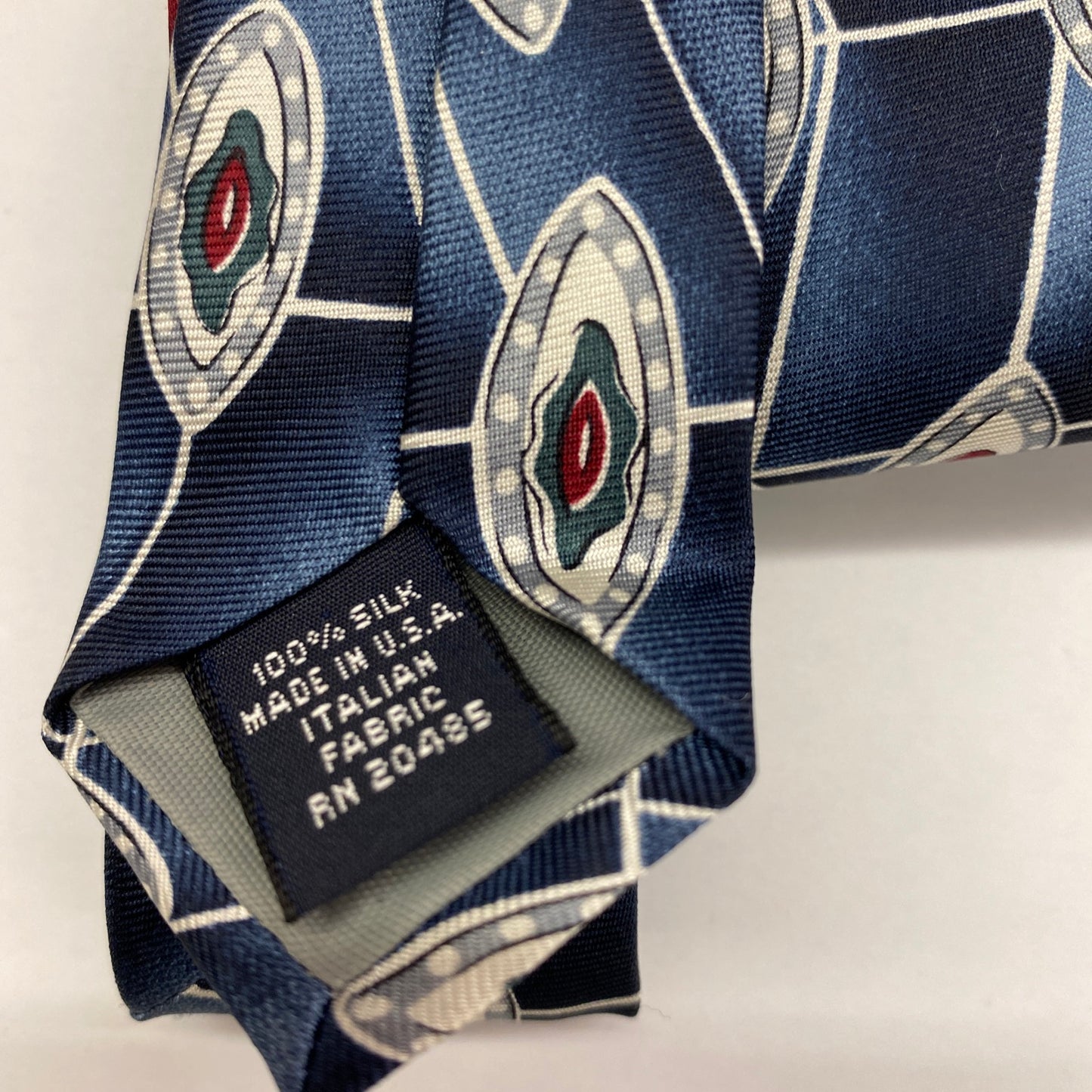 100% silk made in USA 🇺🇸 Tie