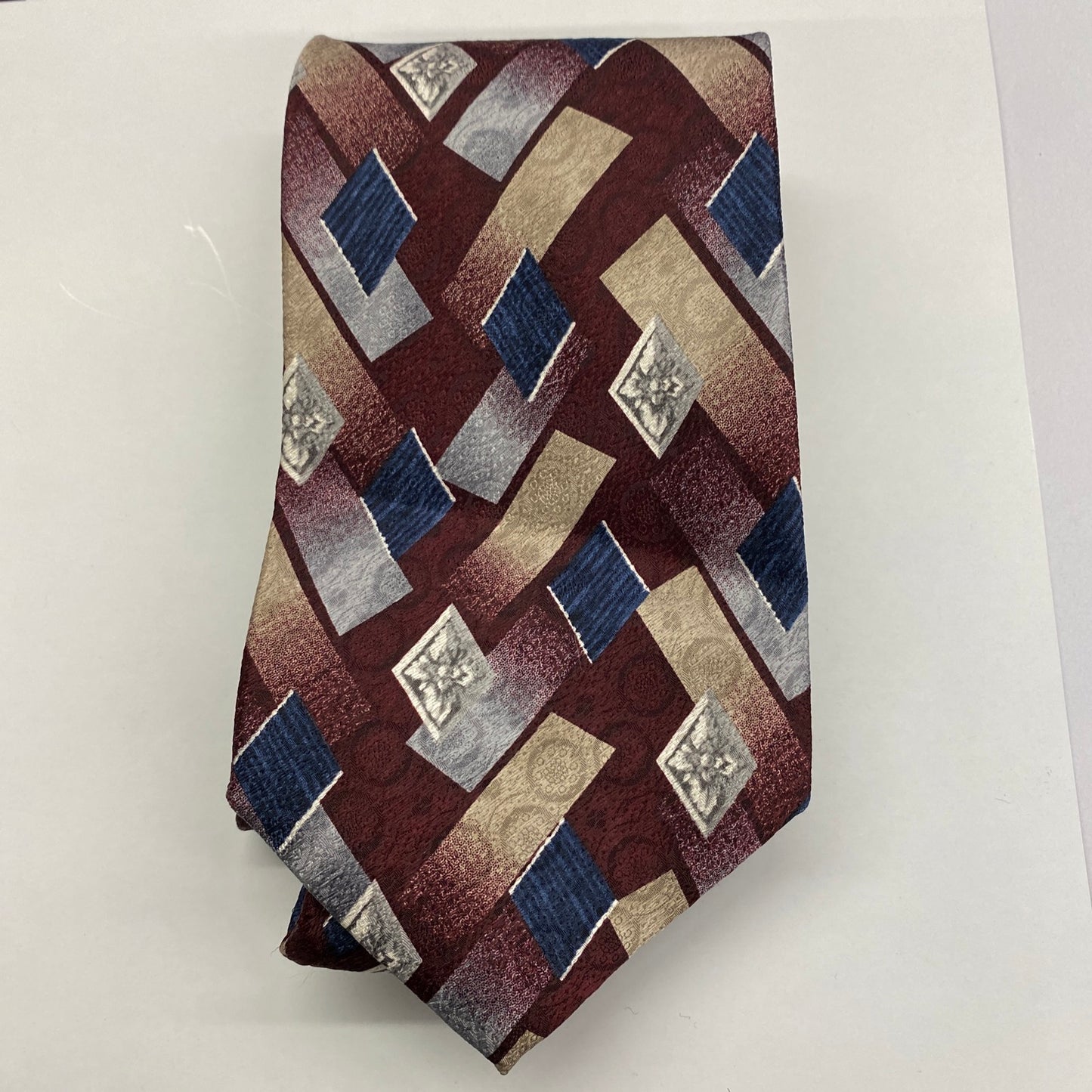 100% silk made in USA 🇺🇸 Tie