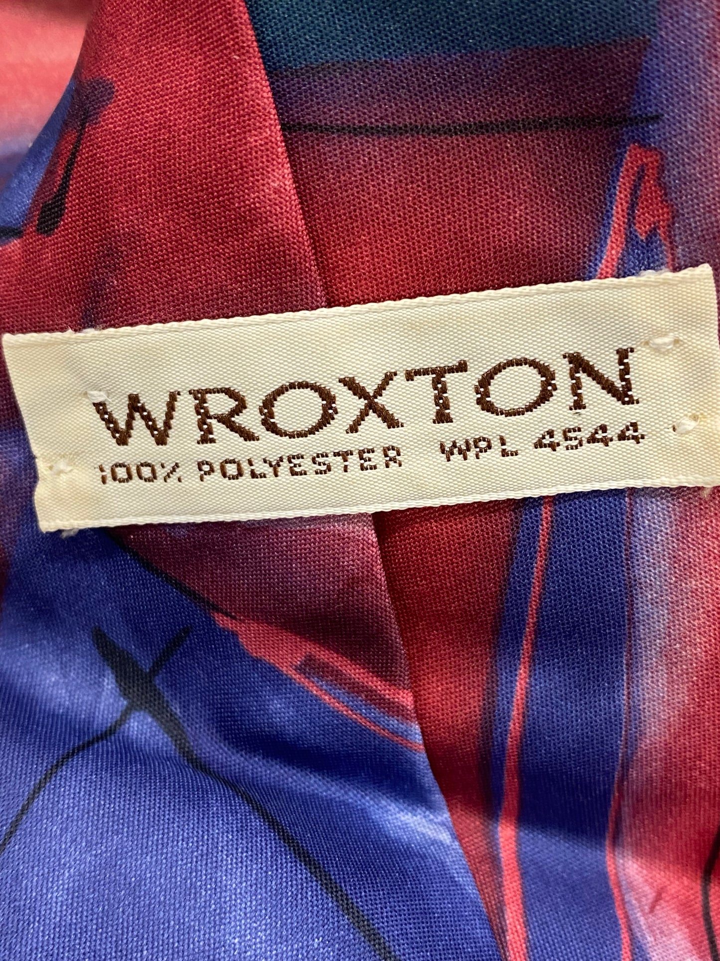 Wroxton Multicolored Abstract Tie and Hankie Combo