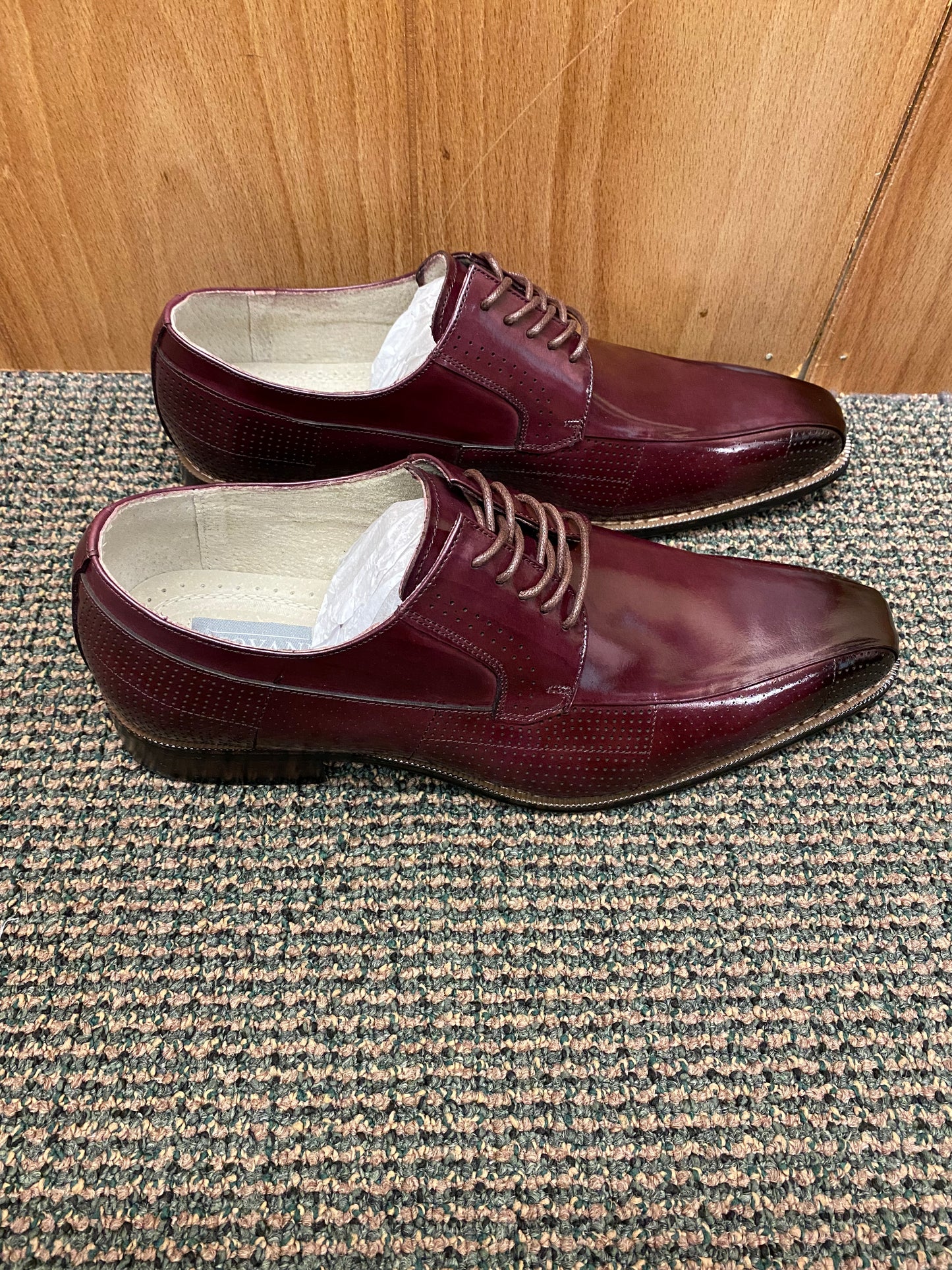 Giovanni Oliver Burgundy Lace-up Dress Shoes