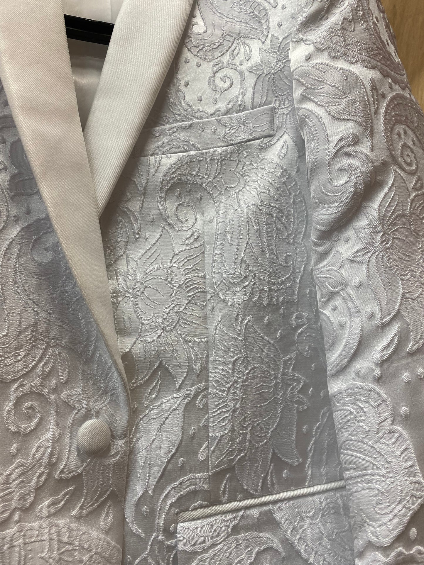 Cielo White Paisley/Floral Jacquard Print 1-Button Blazer