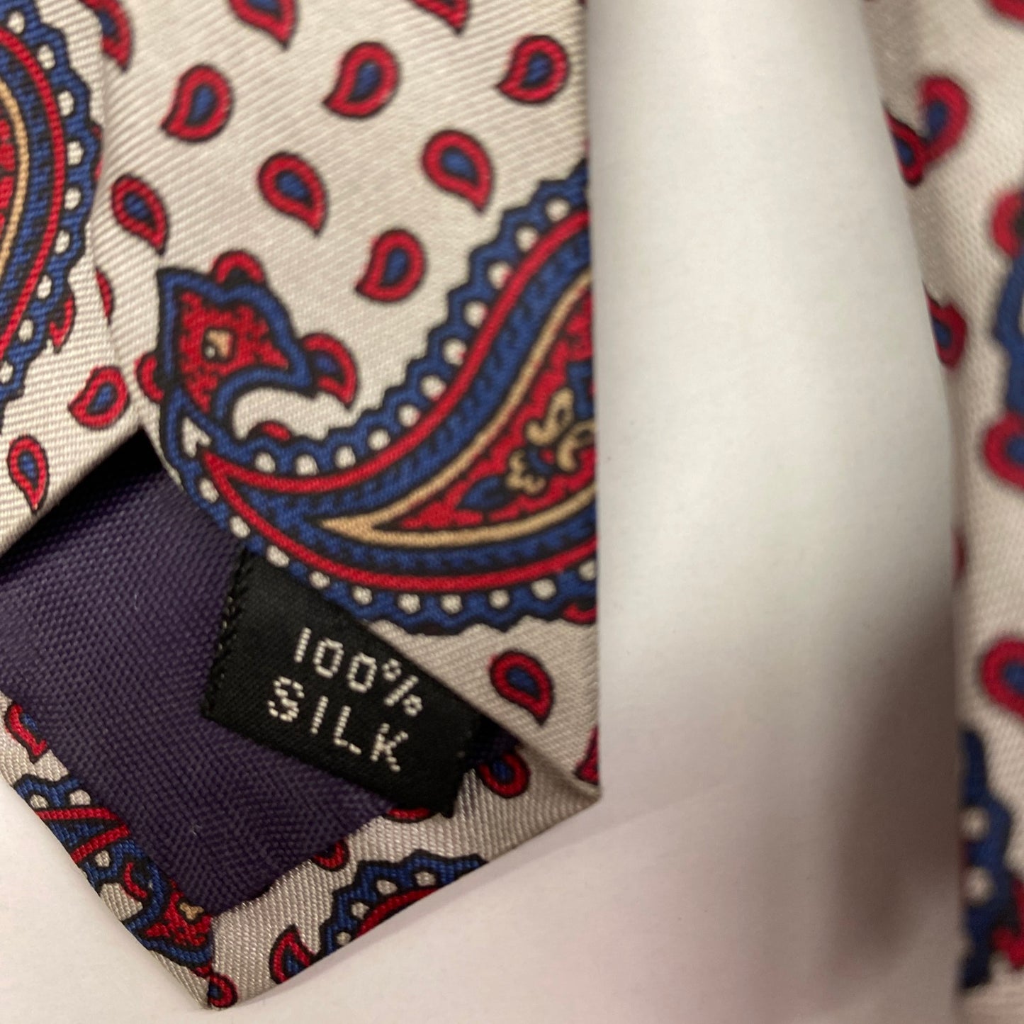 100% silk made in USA 🇺🇸 Tie