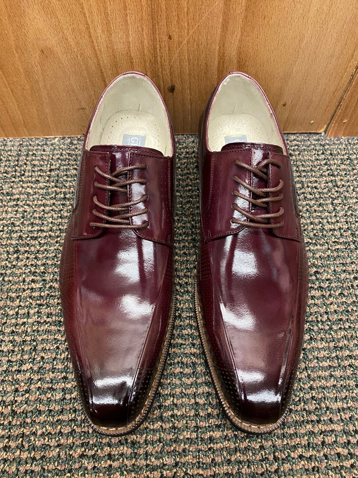 Giovanni Oliver Burgundy Lace-up Dress Shoes