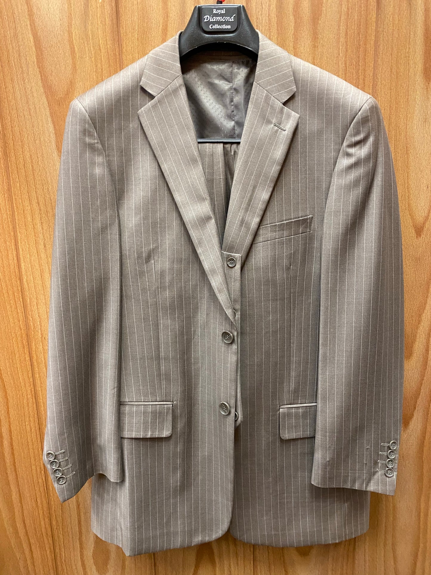 Royal Diamond Tan Pinstripe 3-Piece suit 40R H-205