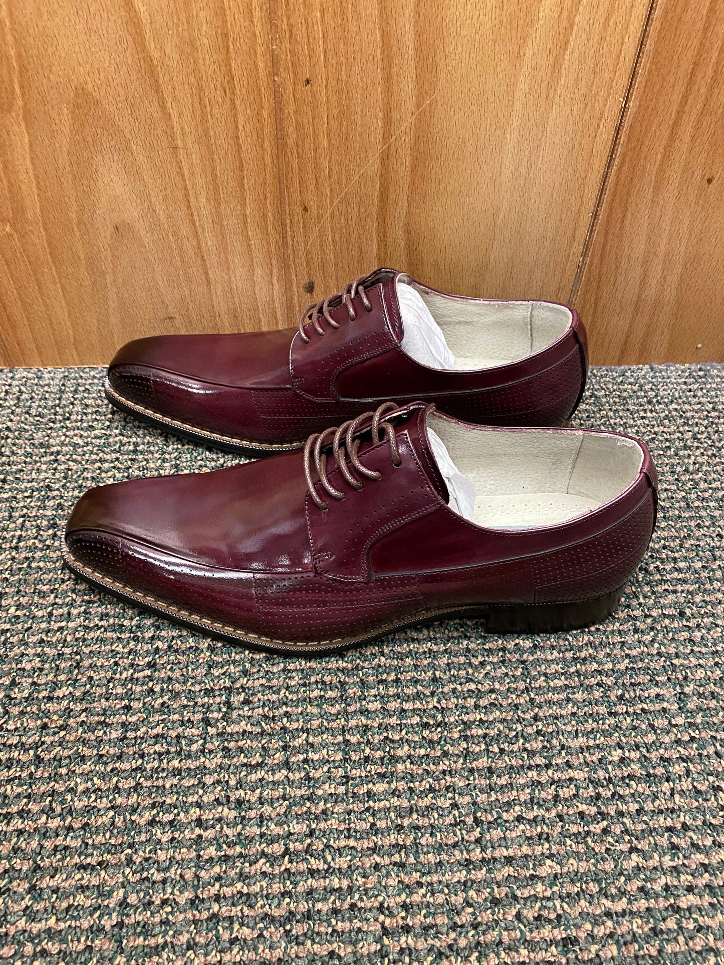 Giovanni Oliver Burgundy Lace-up Dress Shoes