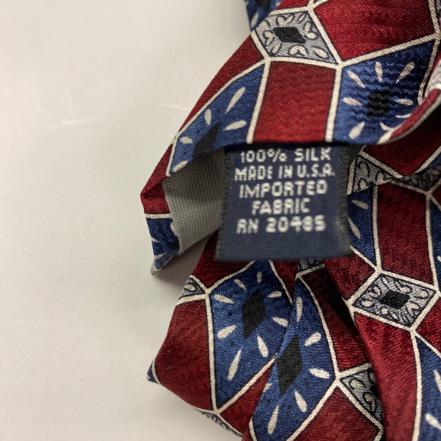 100% silk made in USA 🇺🇸 Tie